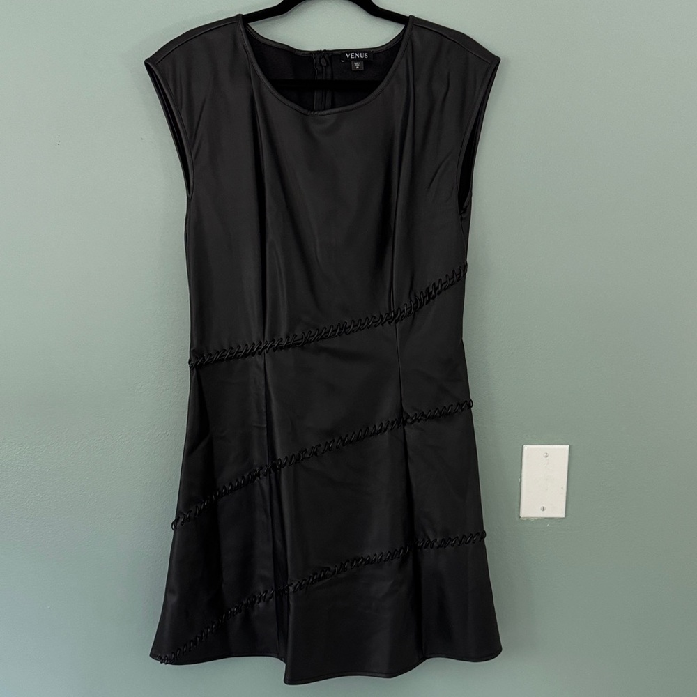VENUS Elegant Black Mini Dress with Braided Accents